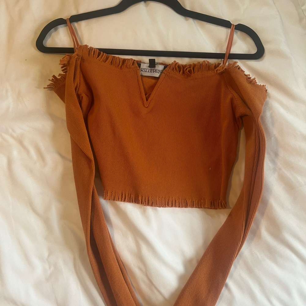 Kittenish top